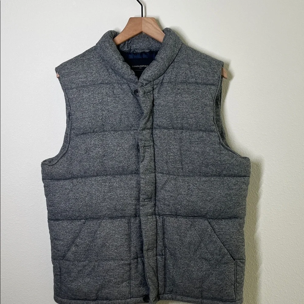 Banana Republic Men's Puffer Vest Size Large